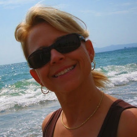 Sandra Mathis Photo 15
