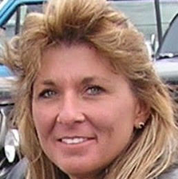 Debbie Hardy Photo 12