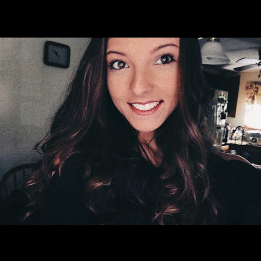 Danielle Demers Photo 7