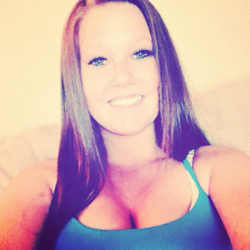 Elizabeth Damron Photo 18