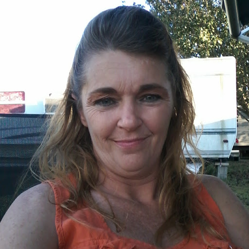 Lisa Collins Photo 32