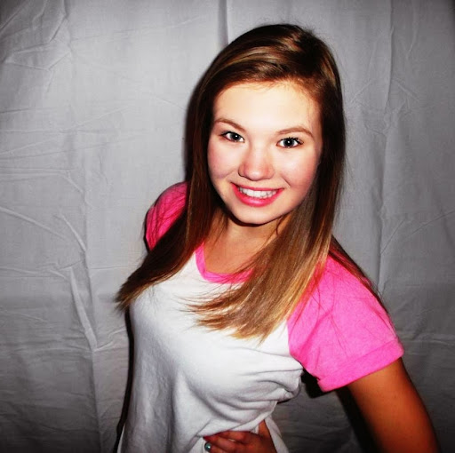 Julia Powers Photo 19