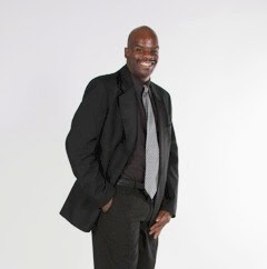 Derrick Collins Photo 20