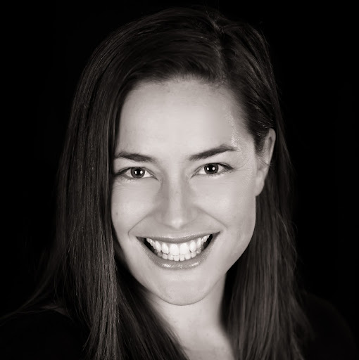 Laura Moore Photo 41