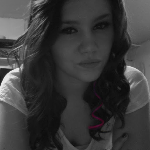 Hannah Jones Photo 45