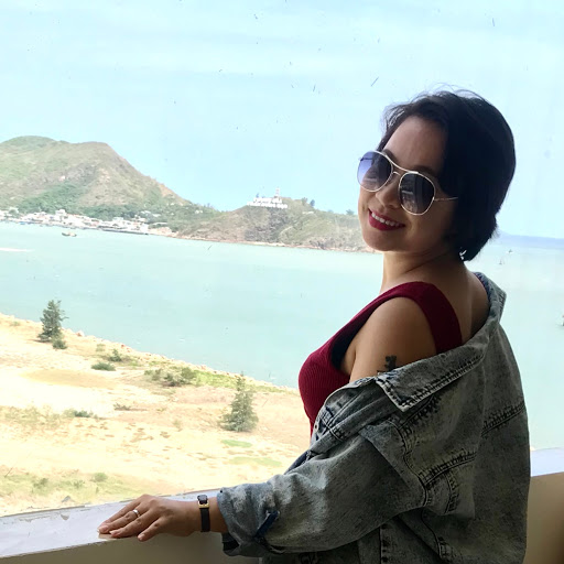 Oanh Nguyen Photo 13