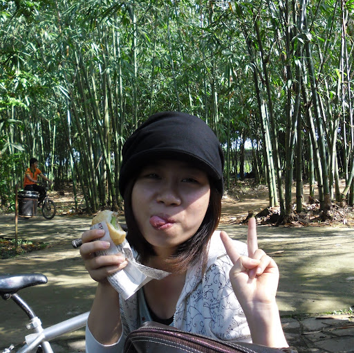 Oanh Nguyen Photo 13