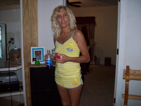 Kelly Reynolds Photo 10