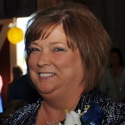 Laura Snyder Photo 56
