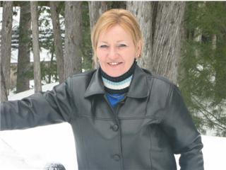 Kelly Hunter Photo 5
