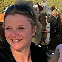 Julia Mitchell Photo 22