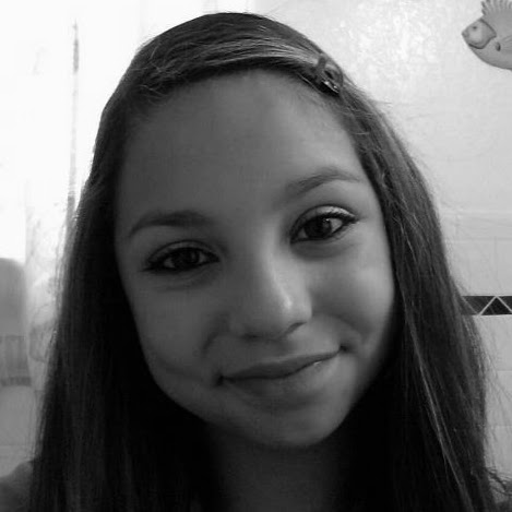 Kristin Gonzalez Photo 12