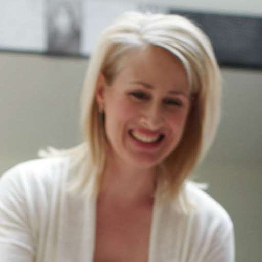 Renee Elliott Photo 42