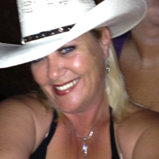 Connie Ward Photo 32