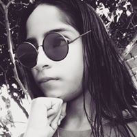 Carolina Castaneda Photo 33