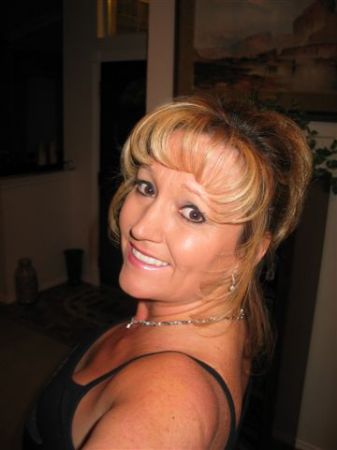 Annette Ward Photo 34