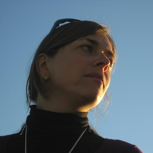Dana Wolf Photo 18