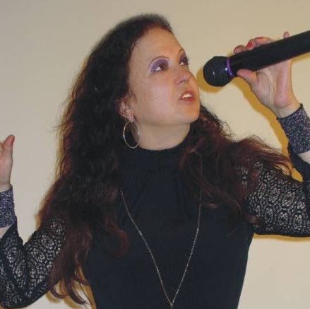 Suzanne Roberts Photo 36