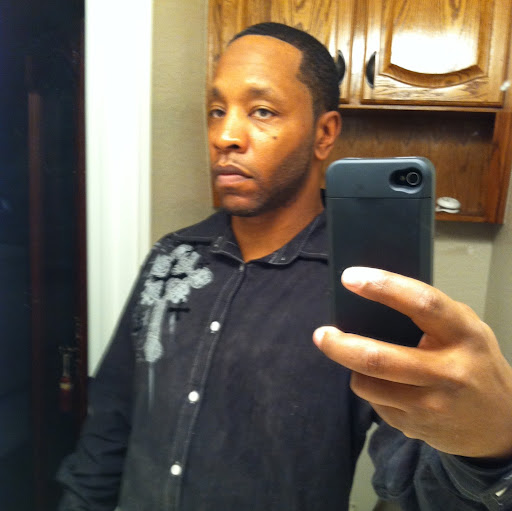Roderick Moore Photo 29