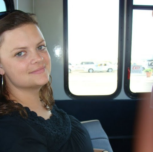 Elizabeth Thacker Photo 26