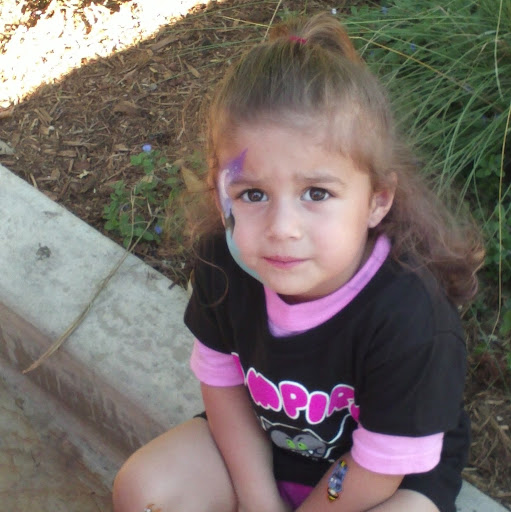 Mary Calderon Photo 14