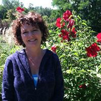 Renee Guthrie Photo 16