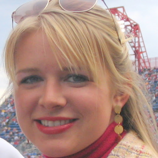 Melanie Cain Photo 37