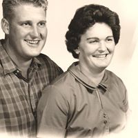 Betty Robbins Photo 35