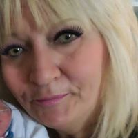 Debbie Valentine Photo 40