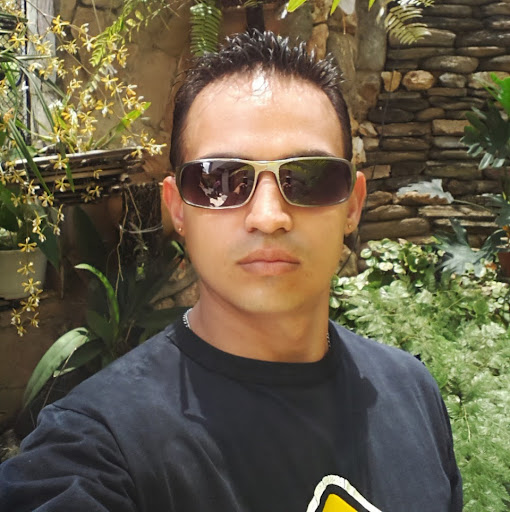 Christopher Iglesias Photo 7