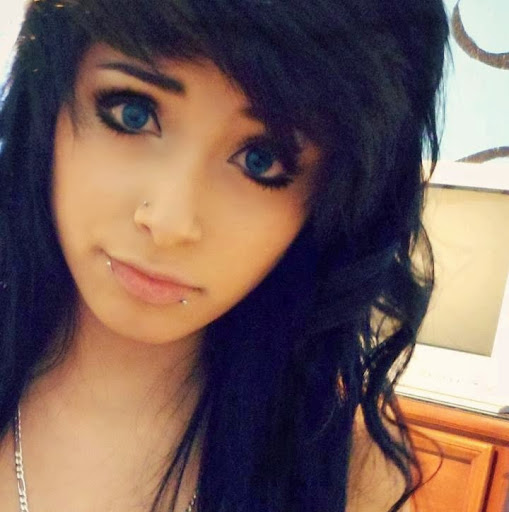 Yasmin Khalid Photo 17