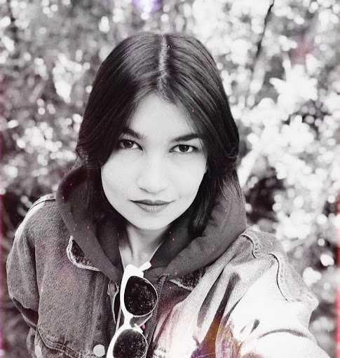 Elizabeth Cardona Photo 19