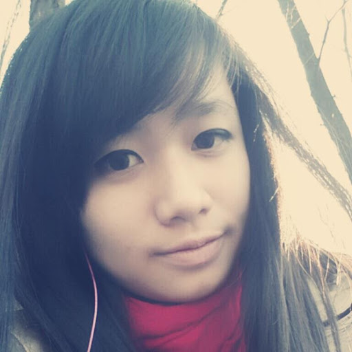 Julia Pham Photo 19