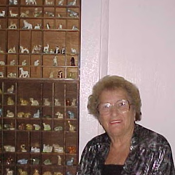 Betty Robbins Photo 18