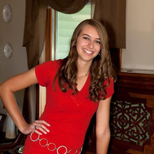 Alyssa Cowan Photo 4