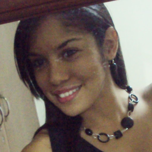 Desiree Roman Photo 24