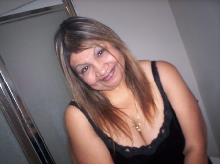 Virginia Flores Photo 38