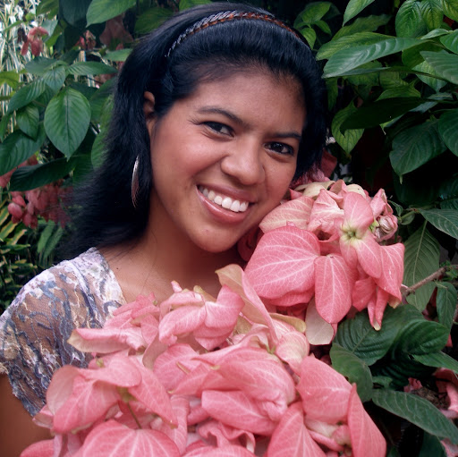 Anna Angulo Photo 12