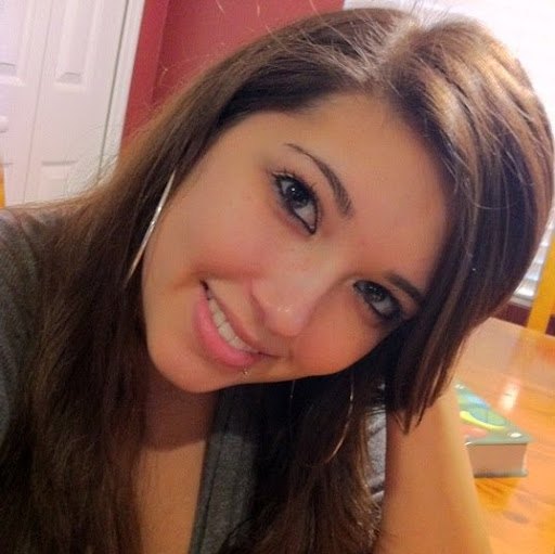 Sarah Garcia Photo 8