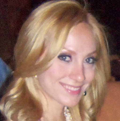 Julia Scott Photo 16