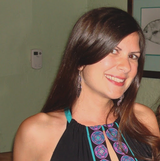 Jennifer Oliver Photo 15