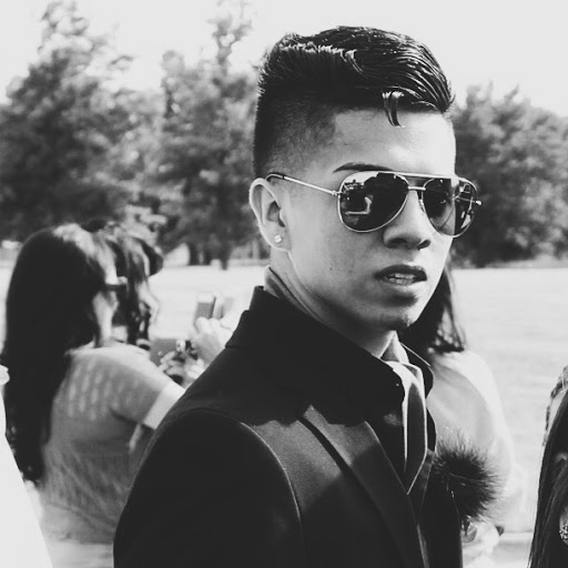 Adrian Luna Photo 32