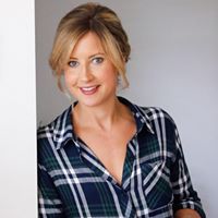 Mandi Macdonald Photo 10