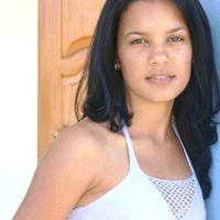Desiree Gomez Photo 32