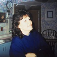 Stephanie Raymond Photo 28