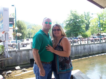 Lisa Holmes Photo 31
