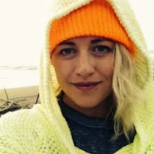 Stephanie Rowe Photo 16
