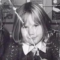 Julie Watkins Photo 16