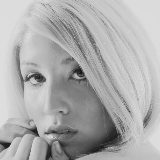 Elizabeth Welsh Photo 14