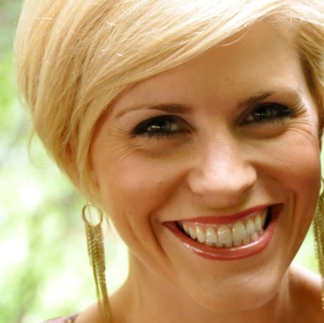 Rachel Sullivan Photo 15